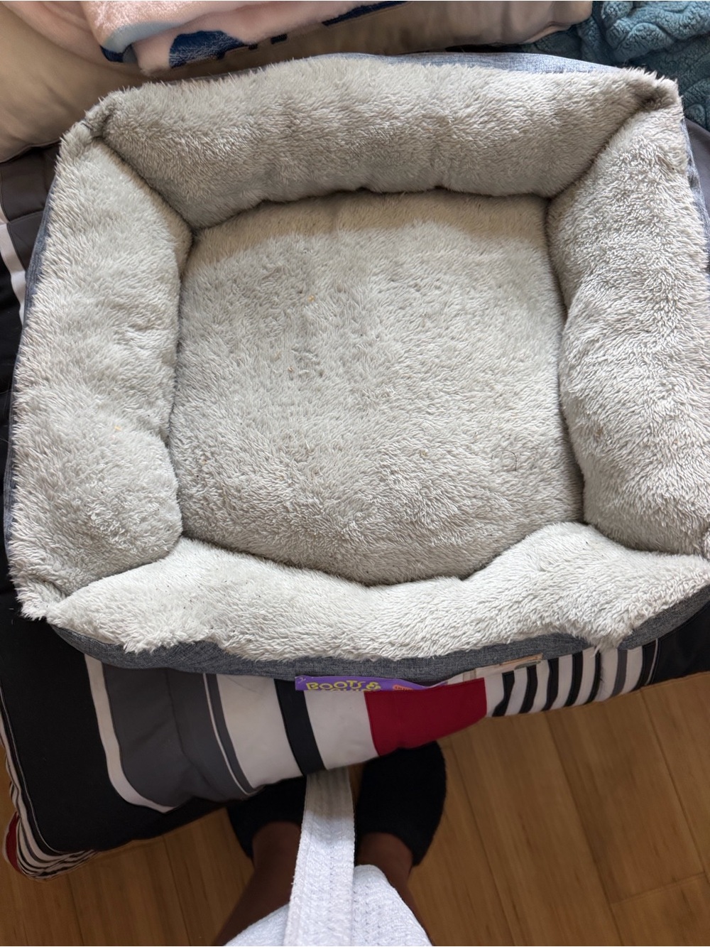 Boots & Barkley Gray and Cream Plush Pet Bed
